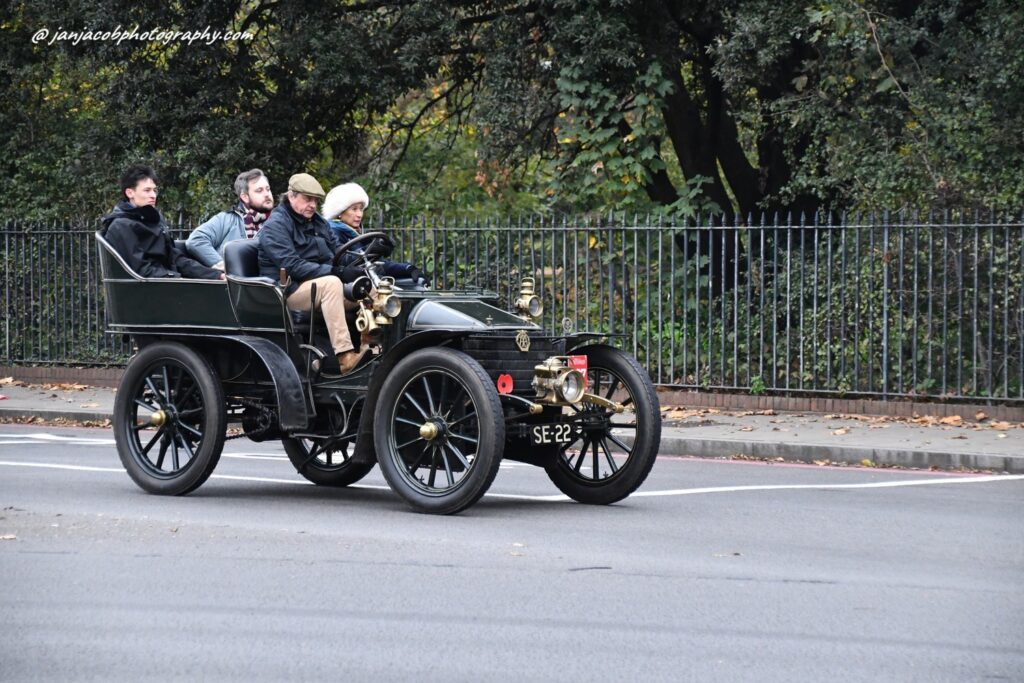 2024 London To Brighton Vintage Car Race - cars near Kennington Park, Oval, London