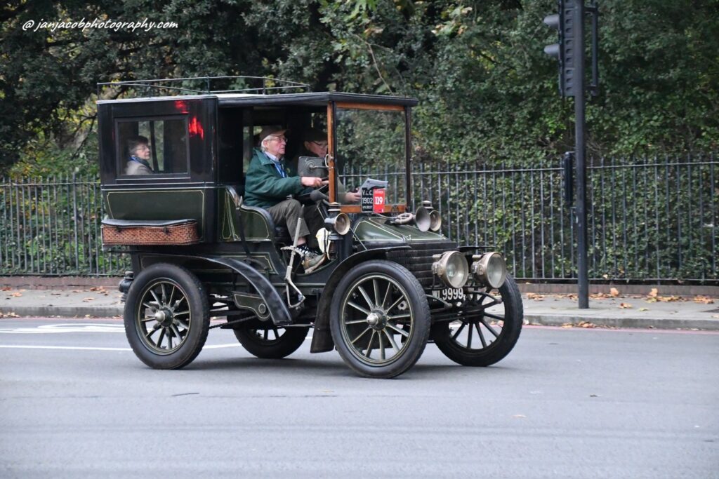 Bonhams London To Brighton 2024 Veteran Car Run - photos near Oval Underground Station