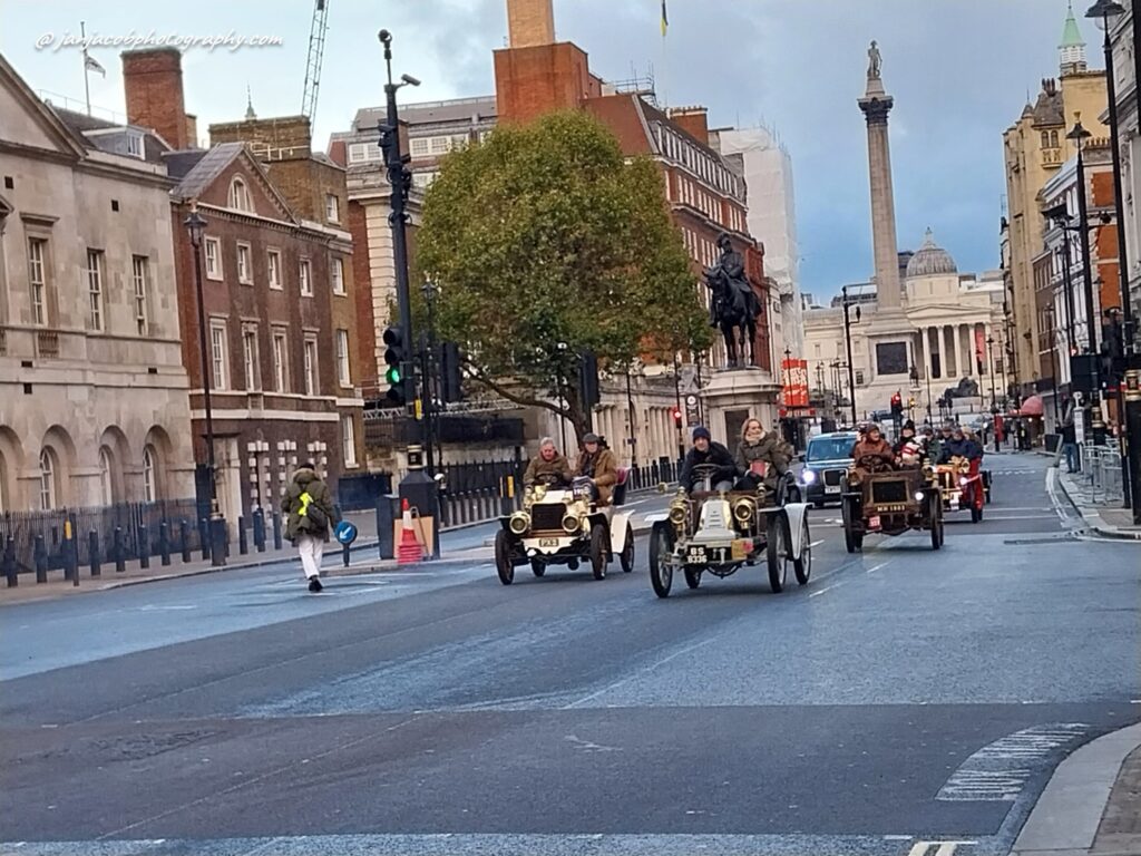How far is the London to Brighton car run 2023? - cars on Whitehall and Trafalgar Square, London