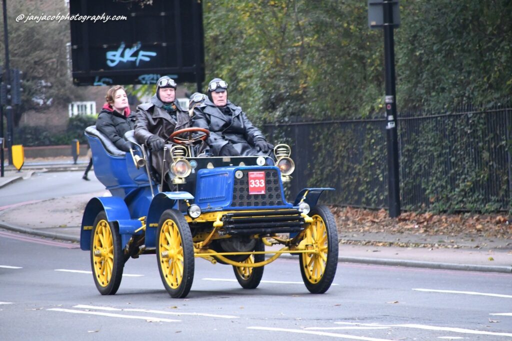 London To Brighton 2024 Old Car Run Start - cars near Kennington Park, Oval, London