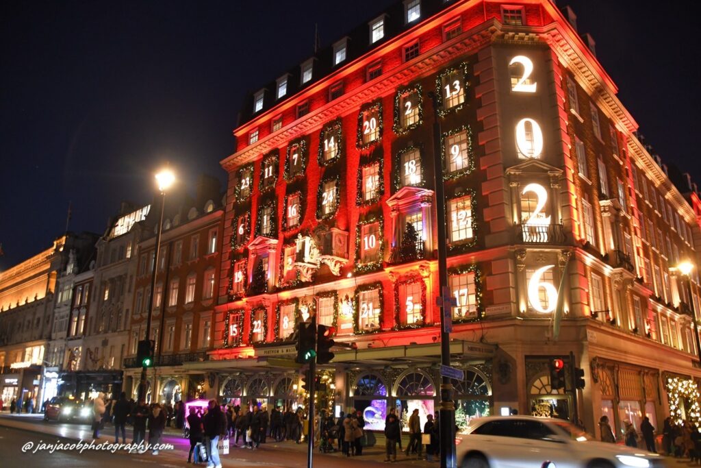 Piccadilly London Christmas Lights - Fortnum & Mason Piccadilly London 2026 Christmas lights